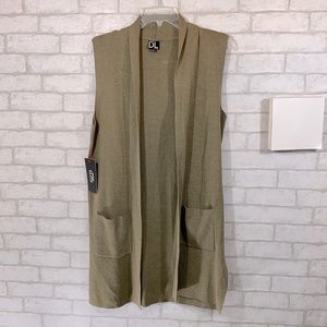 DL daily look open vest/cardigan size Medium